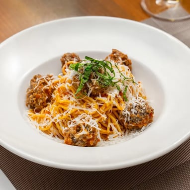 SPAGHETTI MIT FLEISCHBÄLLCHEN