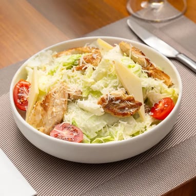 CAESAR SALAT MIT HÄHNCHEN